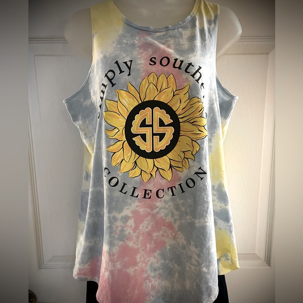 🌻Simply Southern sunflower tank top